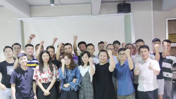 水蜜桃黄色网站2019年度衝刺誓師啟動會