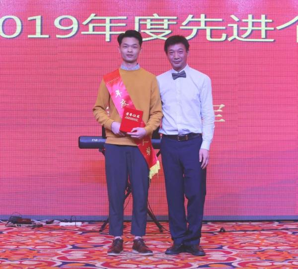 翁振輝、夏海峰