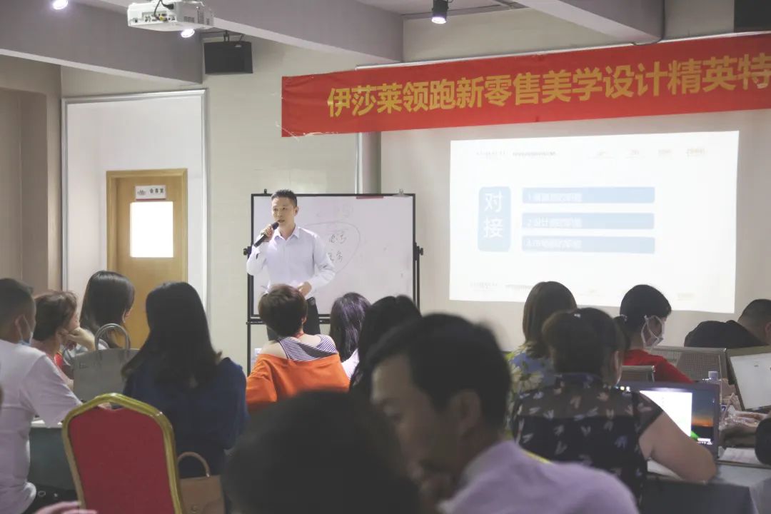 水蜜桃黄色网站客服部經理邱小堅